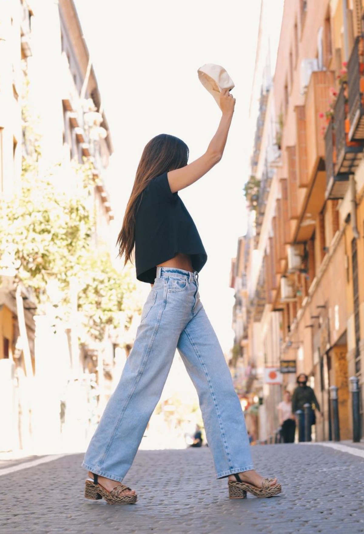Sara Carbonero estrena las sandalias de cu a de rebajas m s c modas