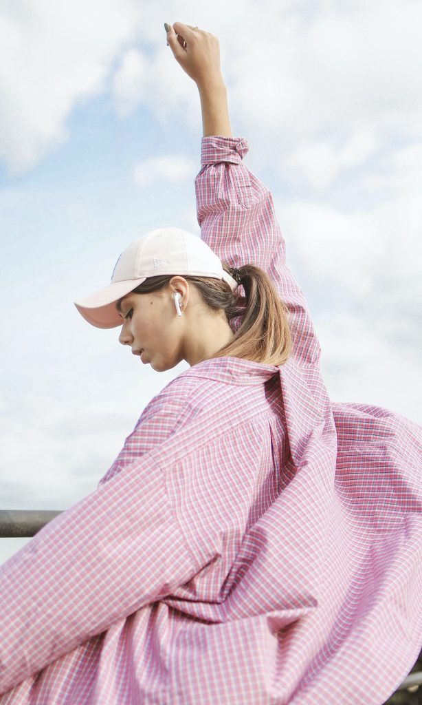 Gorras para mujer: protección solar y estilo en tendencia esta