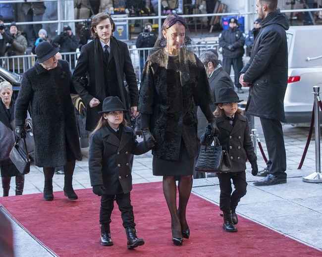 Celine Dion durante su llegada al funeral de su marido en Monteal