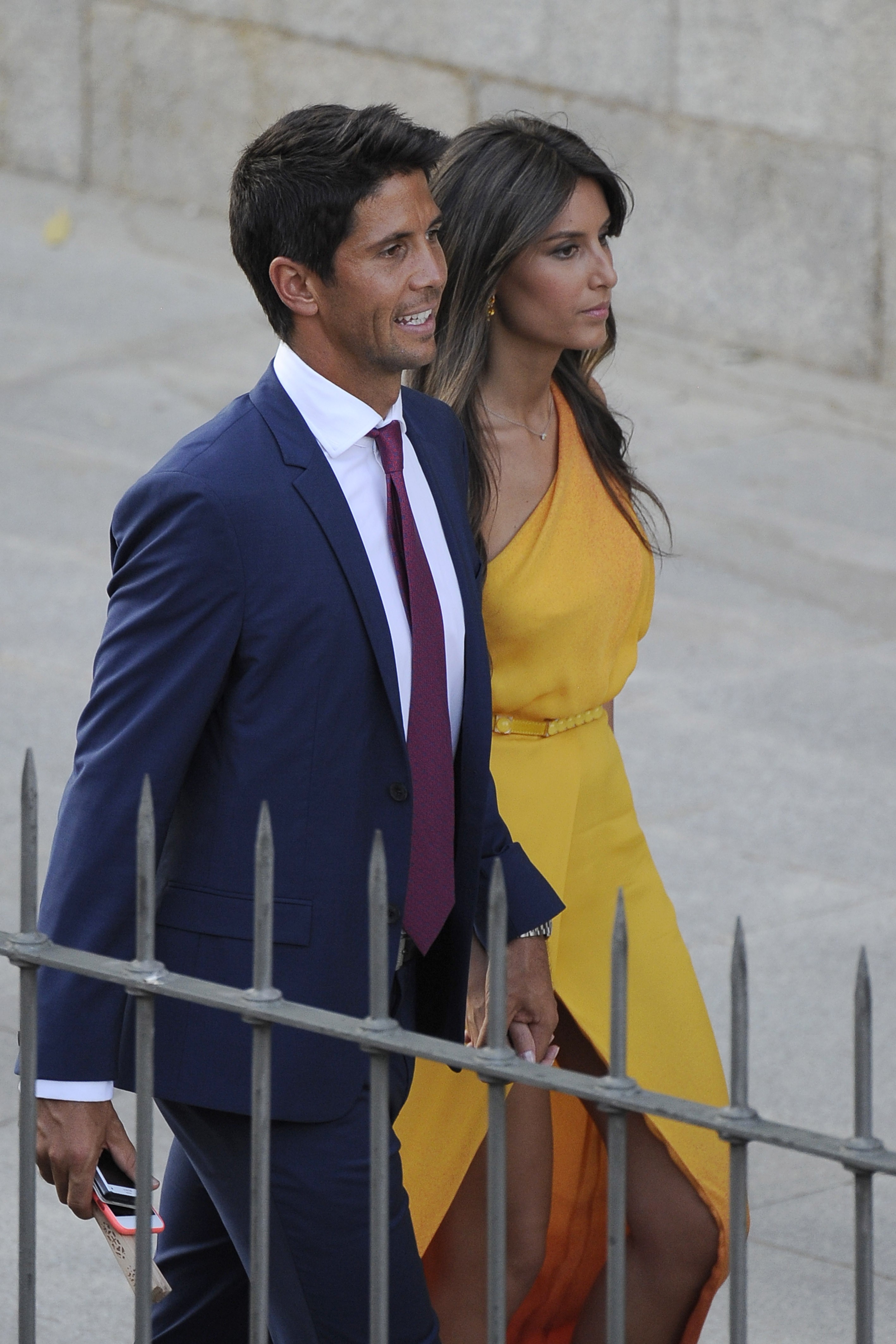 Ana Boyer y su  novio el tenista Fernando Verdasco en la boda de sus amigos Alba Carrillo y Feliciano López el pasado verano