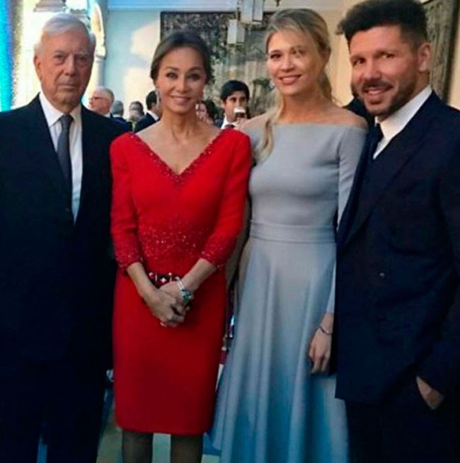 El vestido de Isabel Preysler que no pudimos ver durante la recepción de  Macri a los Reyes de España