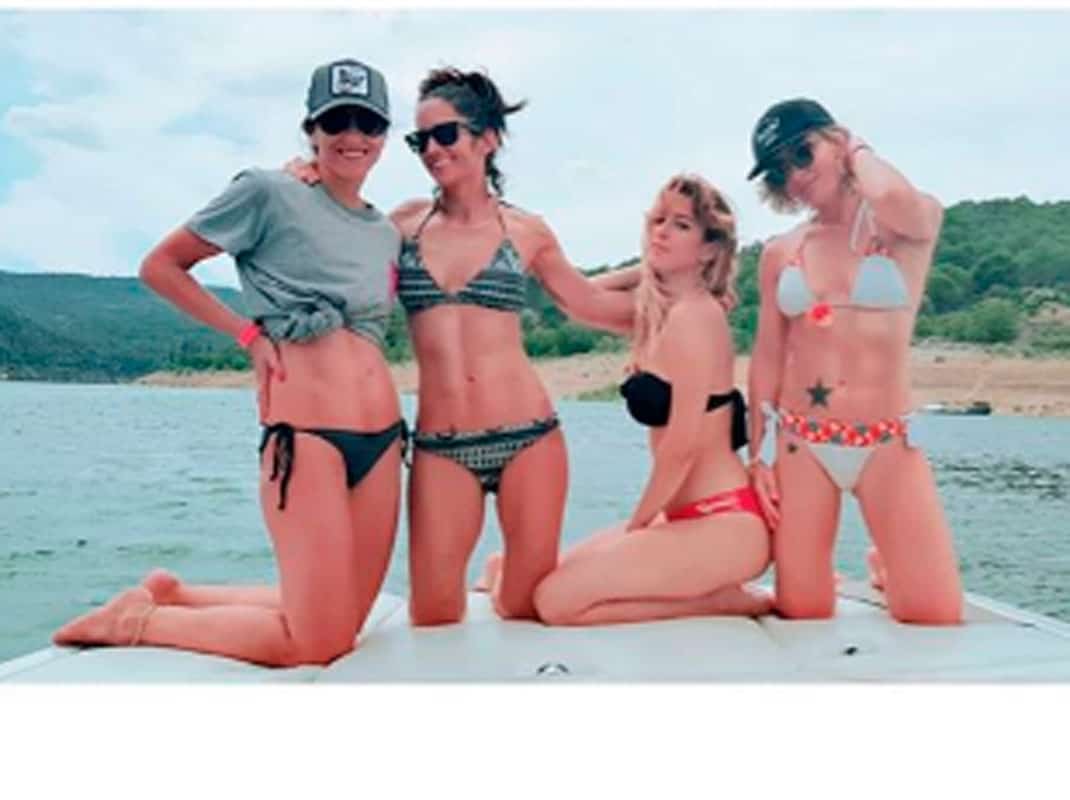 Imagen de Blanca Suárez deja a Mario Casas para irse con sus amigas a la playa
