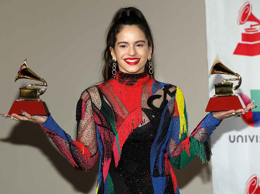 Imagen de Rosalía arrasa en los Grammy convertida en toda una diva, de 'malamente' nada