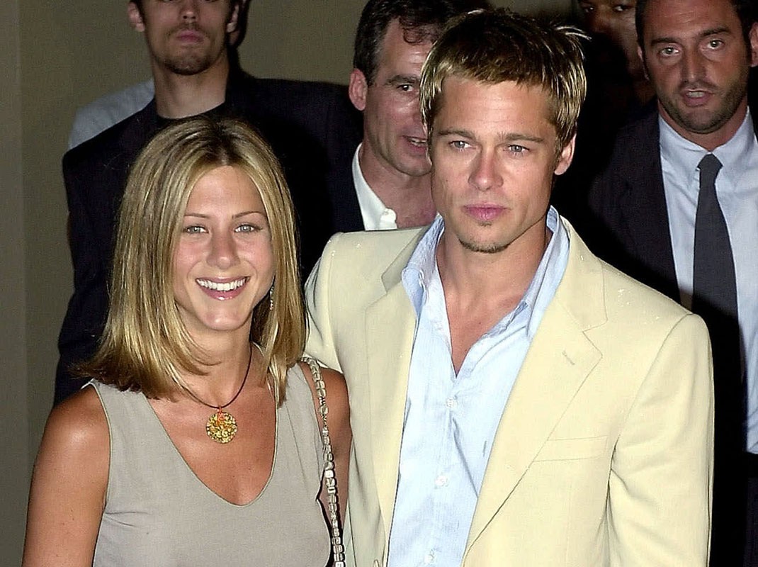 Jennifer Aniston celebra su 50 cumpleaños con Brad Pitt