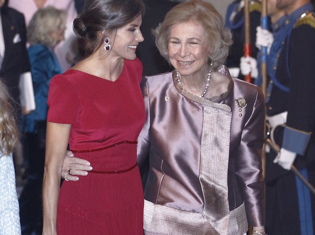 Reina Letizia y Reina Sofía