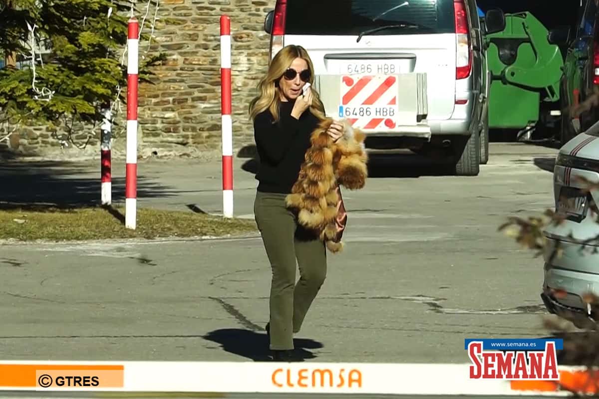 Marta Sanchez leaves the Hotel where she was staying with her daughter and her boyfriend in Baqueira Beret. 03 January 2020