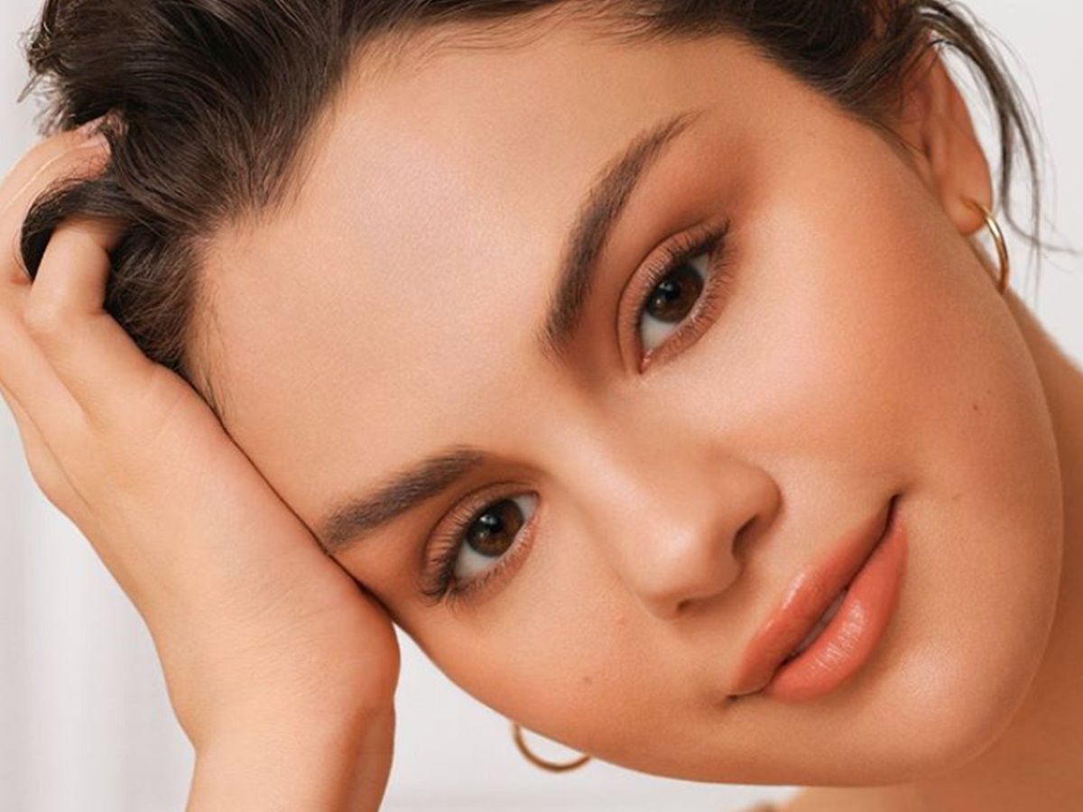 Selena Gómez lanza la línea de maquillaje más «rara» del mercado