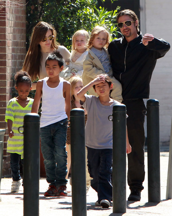 familia Angelina Jolie y Brad Pitt